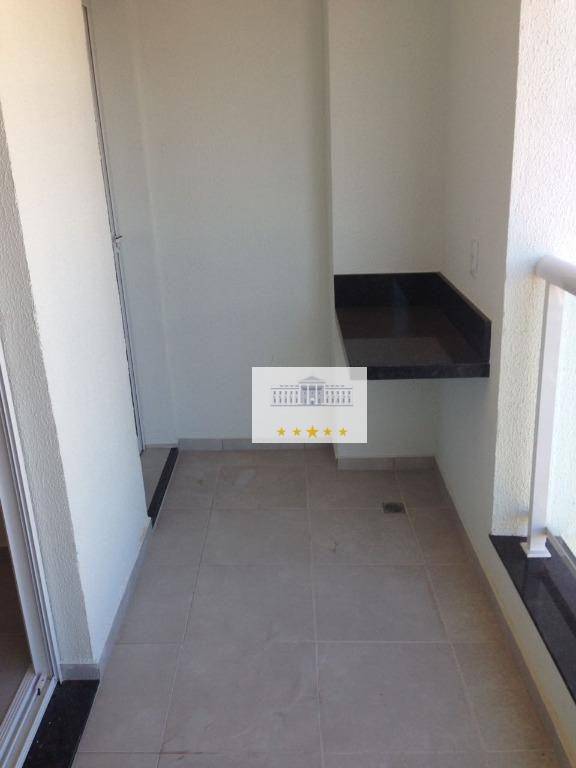 Apartamento à venda com 2 quartos, 75m² - Foto 11