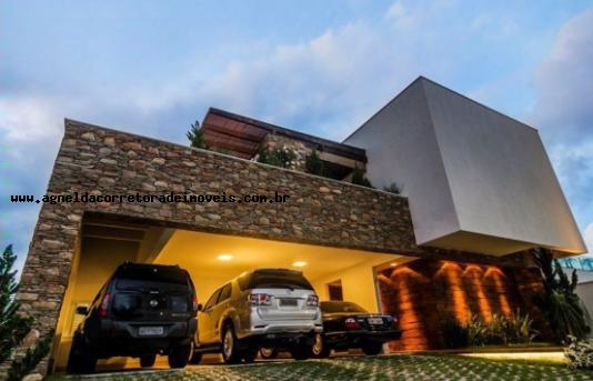 Casa de Condomínio à venda com 4 quartos, 465m² - Foto 1