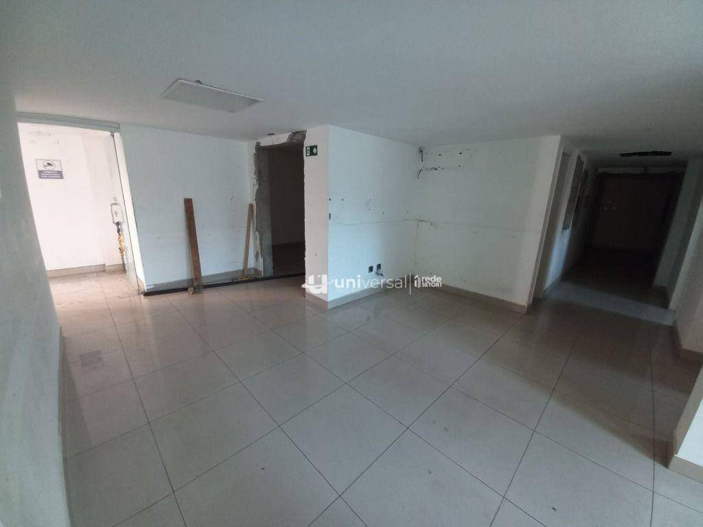Casa de Condomínio para alugar, 900m² - Foto 6
