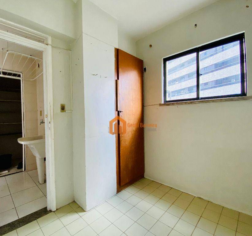 Apartamento à venda com 3 quartos, 134m² - Foto 9