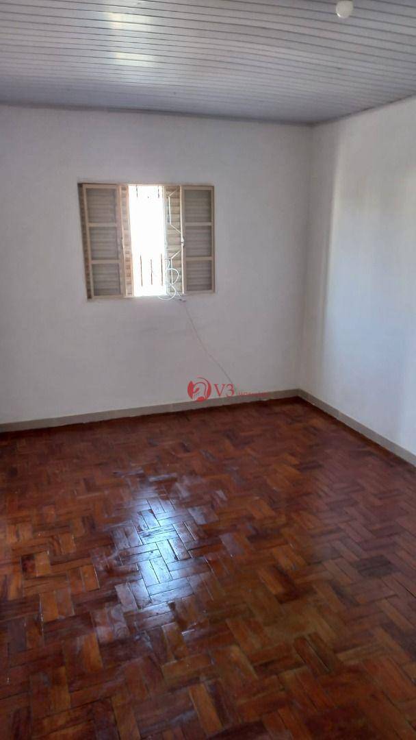 Casa para alugar com 1 quarto, 75m² - Foto 5