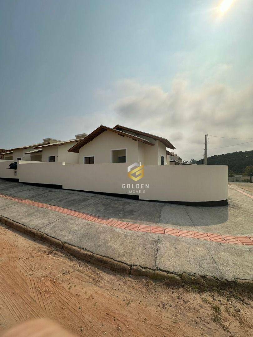 Casa à venda com 3 quartos, 67m² - Foto 5