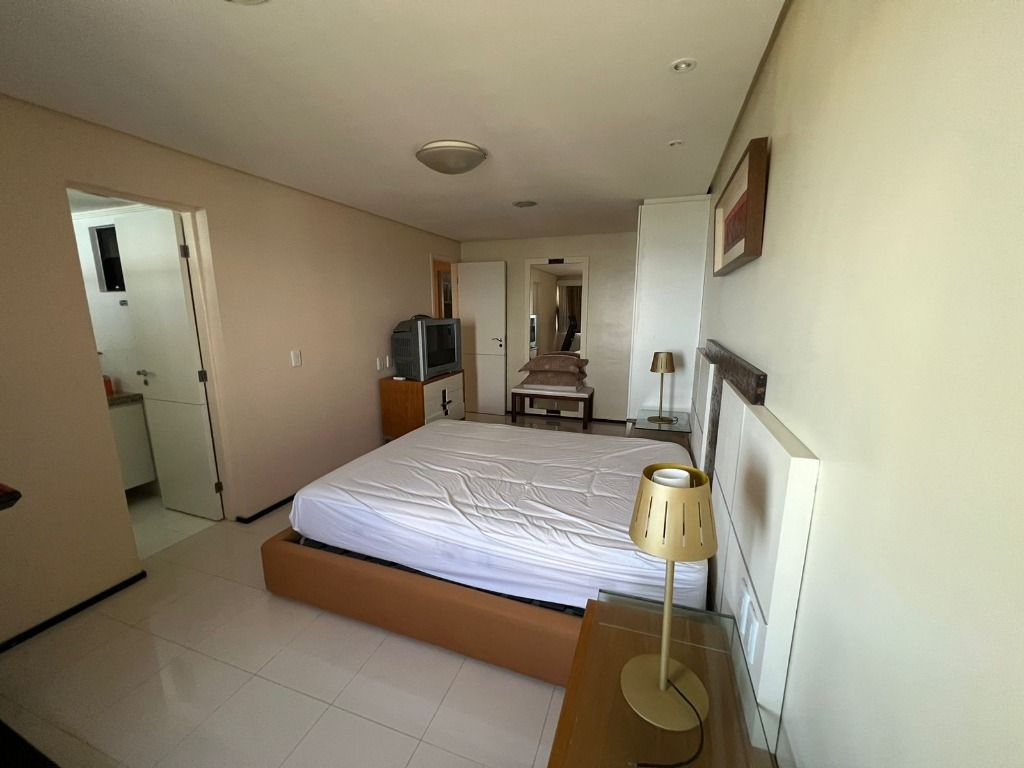 Apartamento à venda com 4 quartos, 220m² - Foto 18