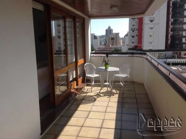 Apartamento à venda com 3 quartos, 221m² - Foto 4