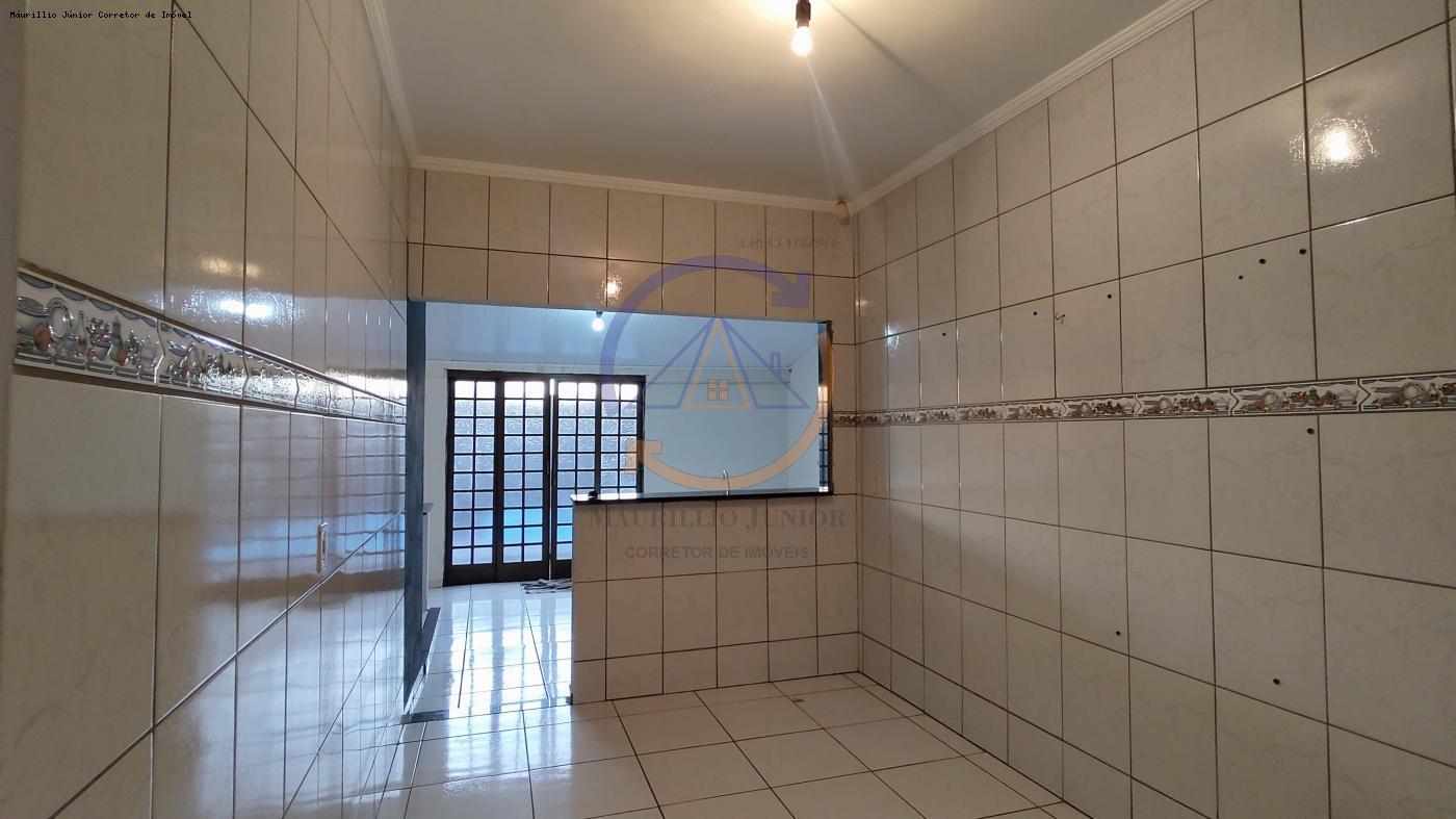 Casa à venda com 2 quartos, 225m² - Foto 13