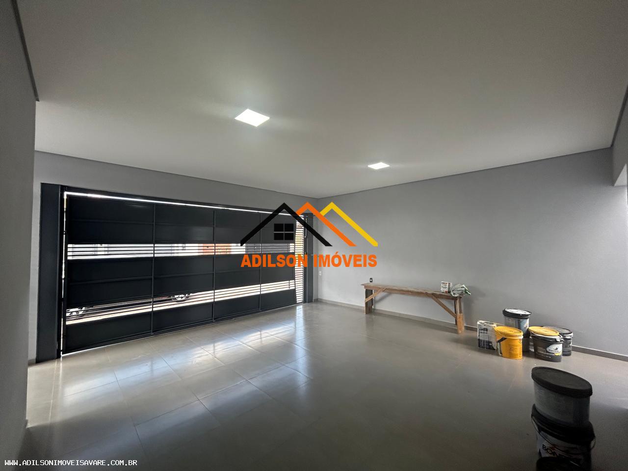 Casa à venda com 3 quartos, 200m² - Foto 2