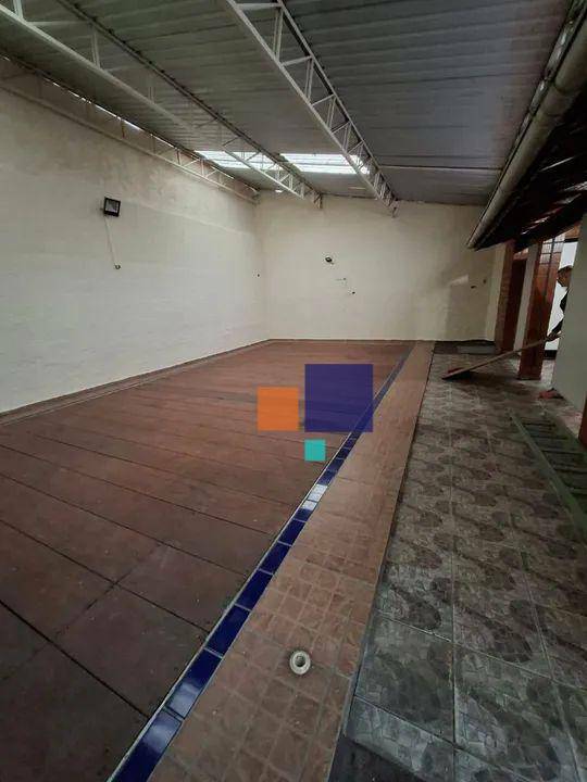 Sobrado à venda com 2 quartos, 218m² - Foto 6