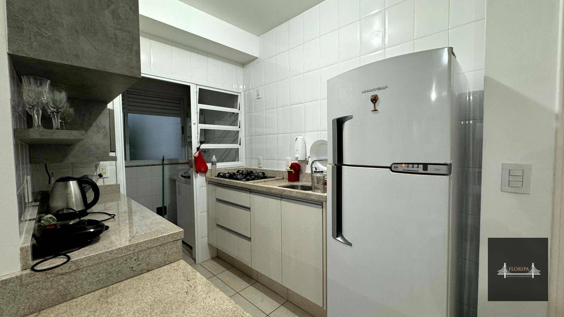 Apartamento à venda com 2 quartos, 67m² - Foto 4