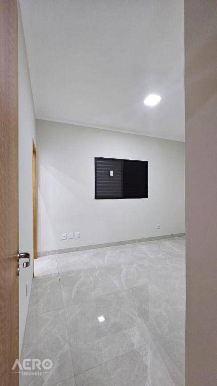 Casa à venda com 3 quartos, 120m² - Foto 11