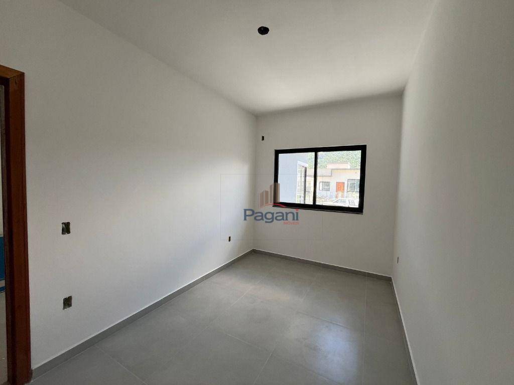 Casa à venda com 2 quartos, 49m² - Foto 5