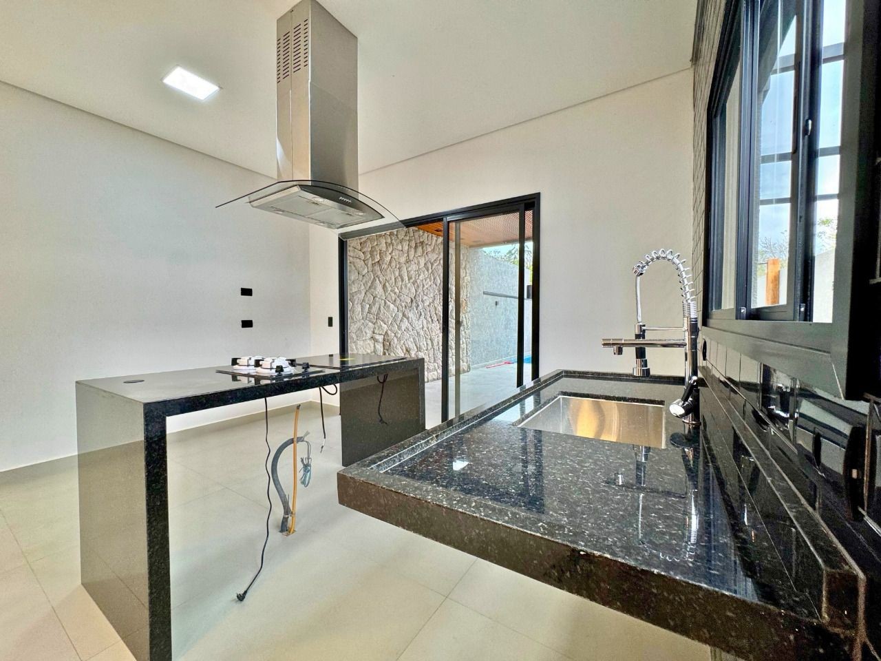 Casa à venda com 3 quartos, 151m² - Foto 2