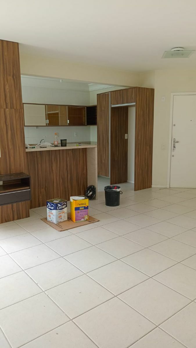 Apartamento à venda com 2 quartos, 73m² - Foto 4