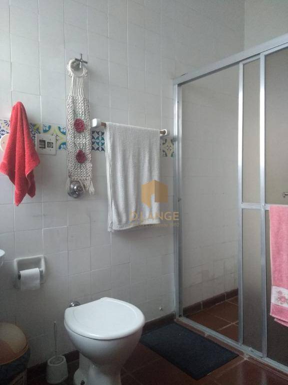 Casa à venda com 4 quartos, 200m² - Foto 15