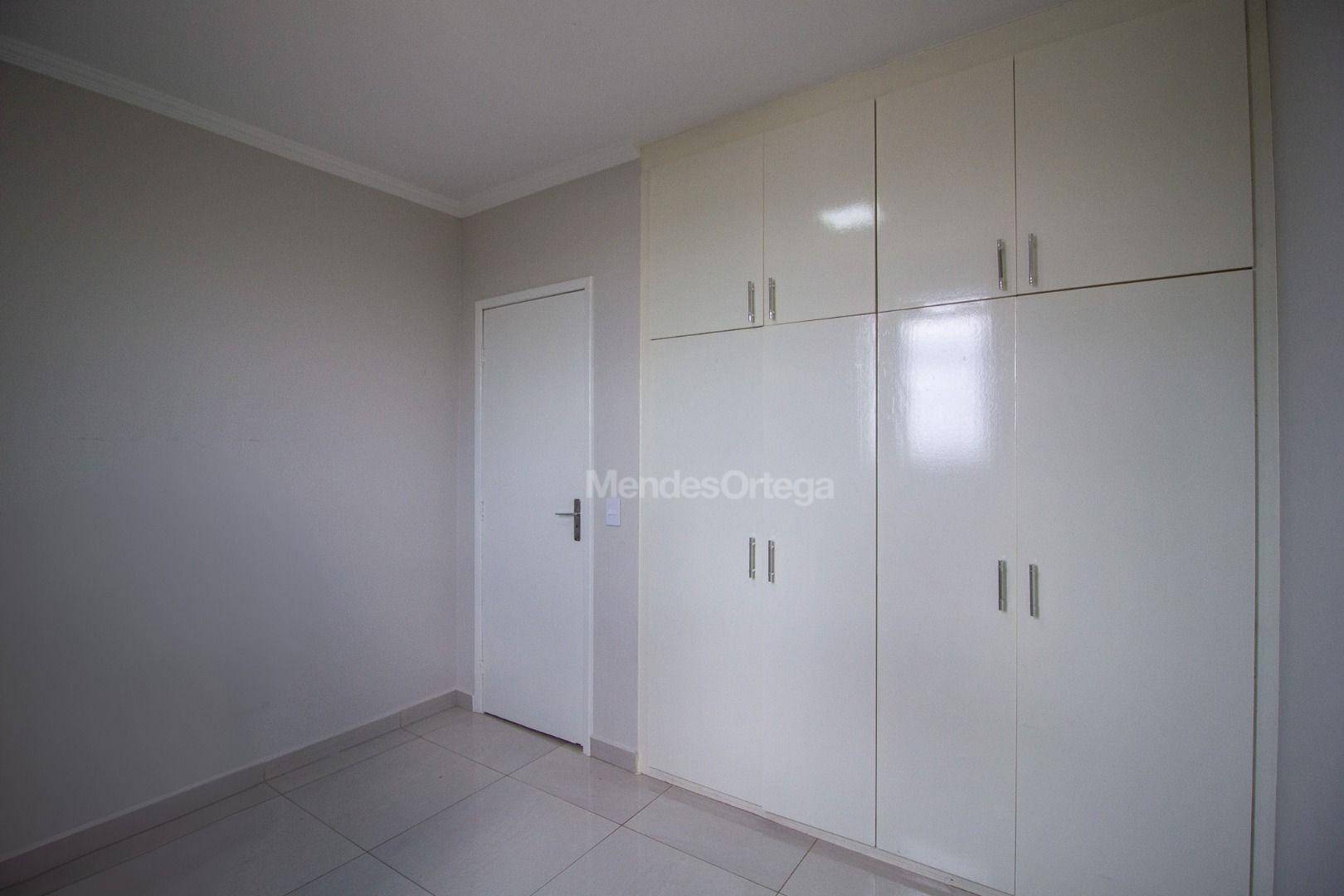 Apartamento para alugar com 3 quartos, 70m² - Foto 8