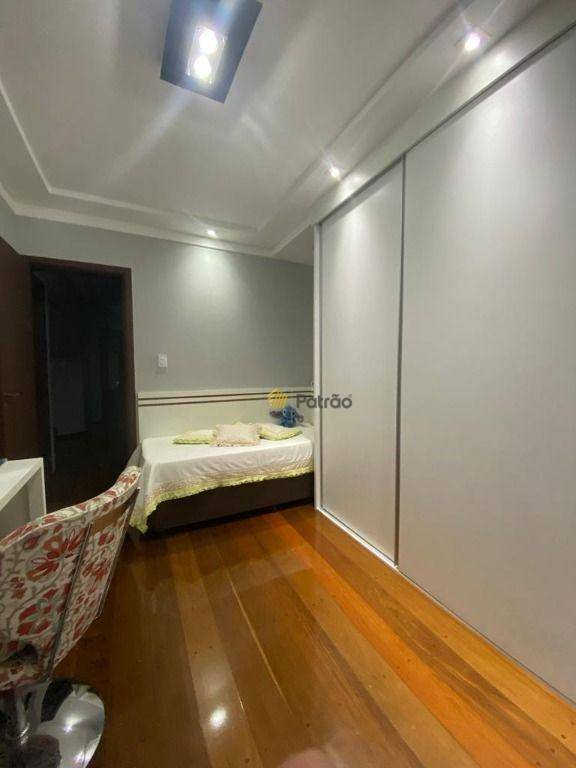 Sobrado à venda com 3 quartos, 264m² - Foto 4