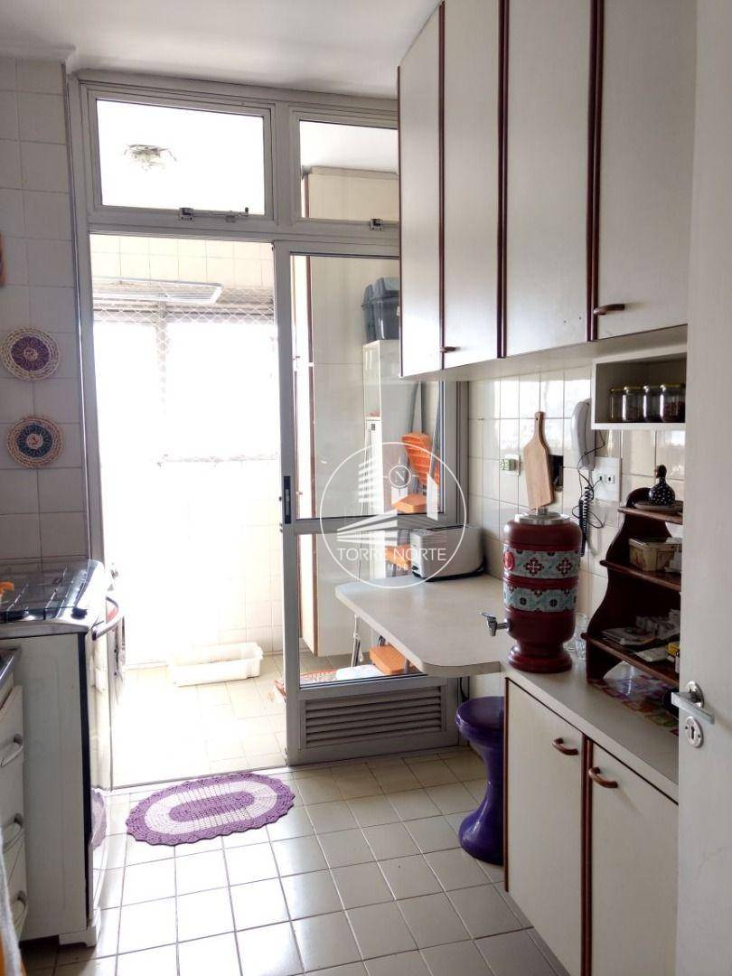 Apartamento à venda com 2 quartos, 67m² - Foto 5