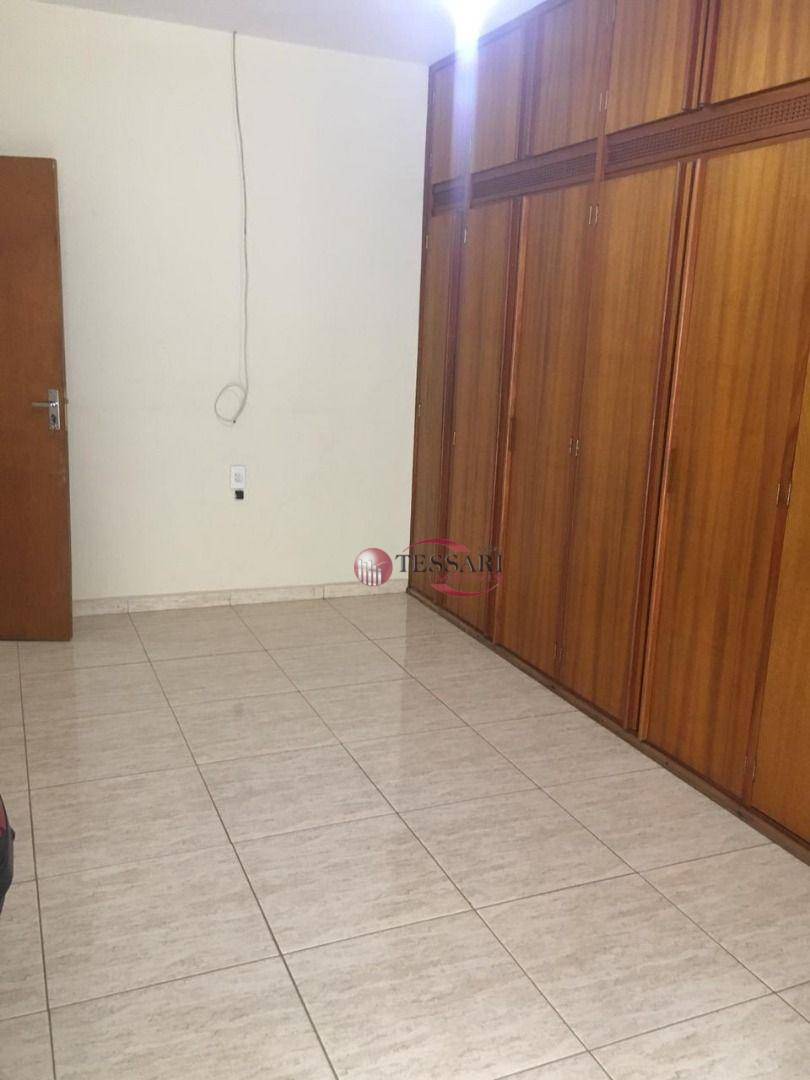 Casa para alugar com 3 quartos, 150m² - Foto 11