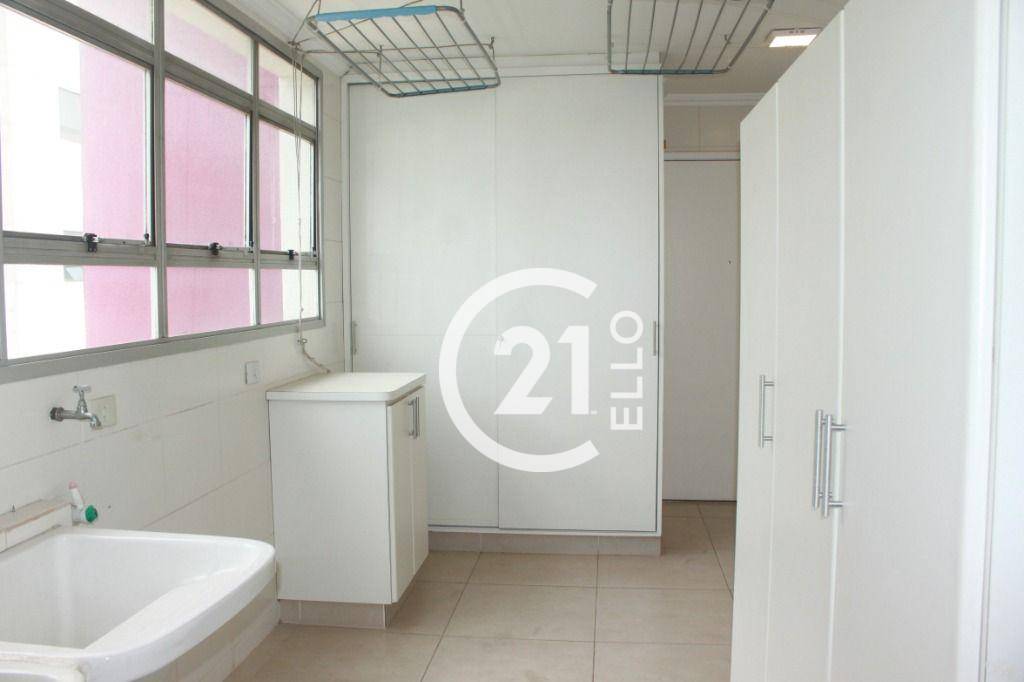 Apartamento para alugar com 3 quartos, 197m² - Foto 9