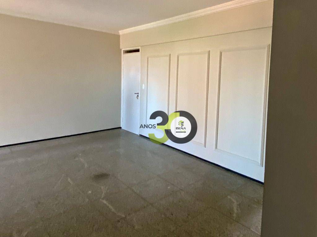 Apartamento à venda com 3 quartos, 119m² - Foto 10