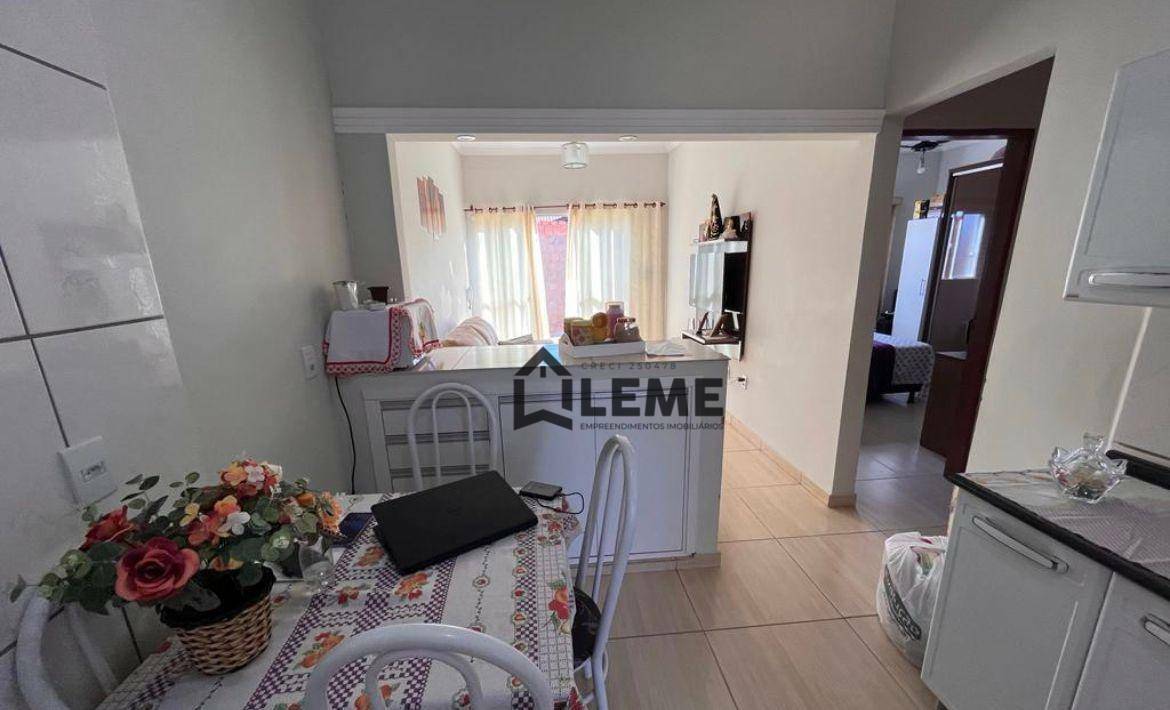 Casa à venda com 2 quartos, 90m² - Foto 7