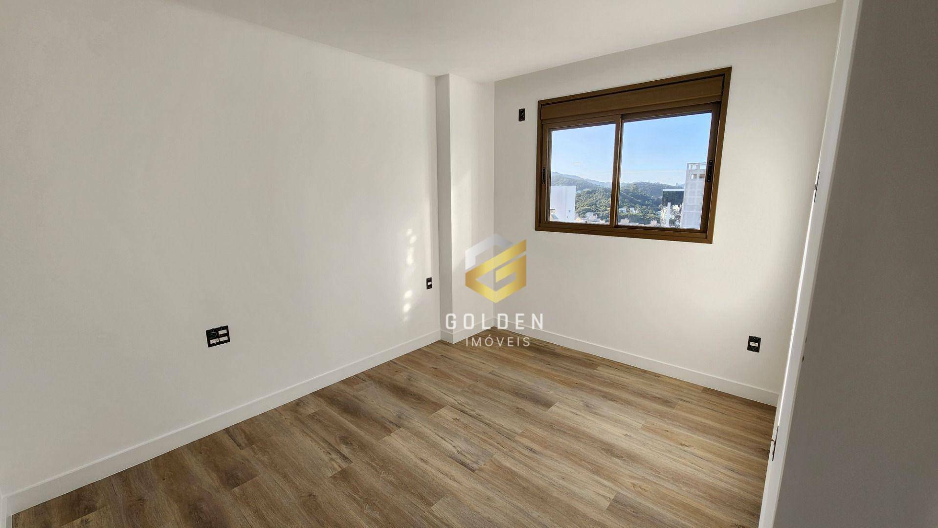 Apartamento à venda com 4 quartos, 138m² - Foto 4