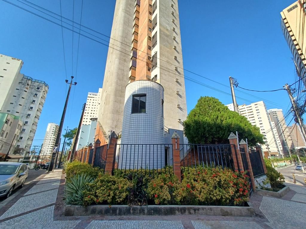 Apartamento para alugar com 3 quartos, 137m² - Foto 1