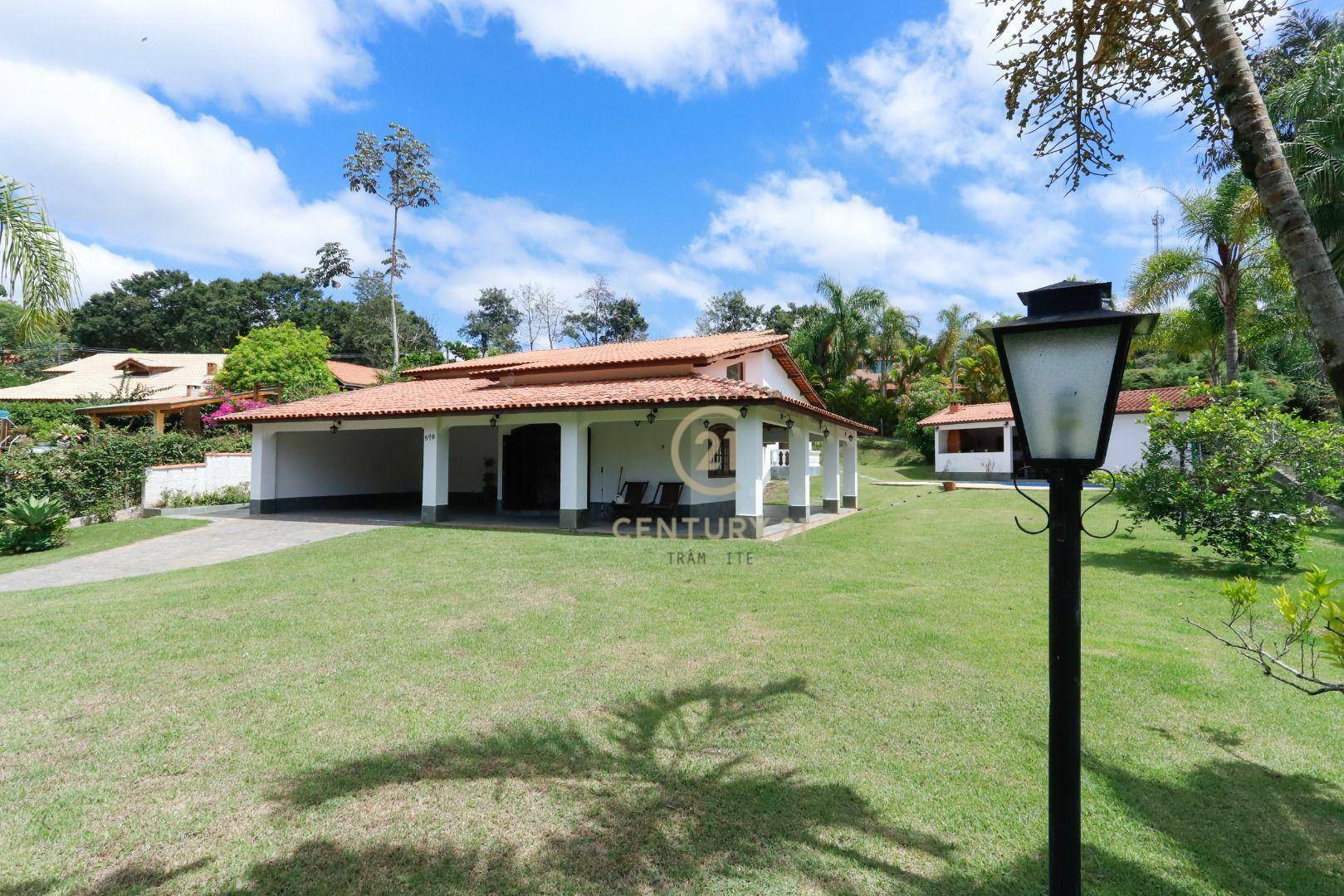 Casa de Condomínio à venda com 4 quartos, 272m² - Foto 2