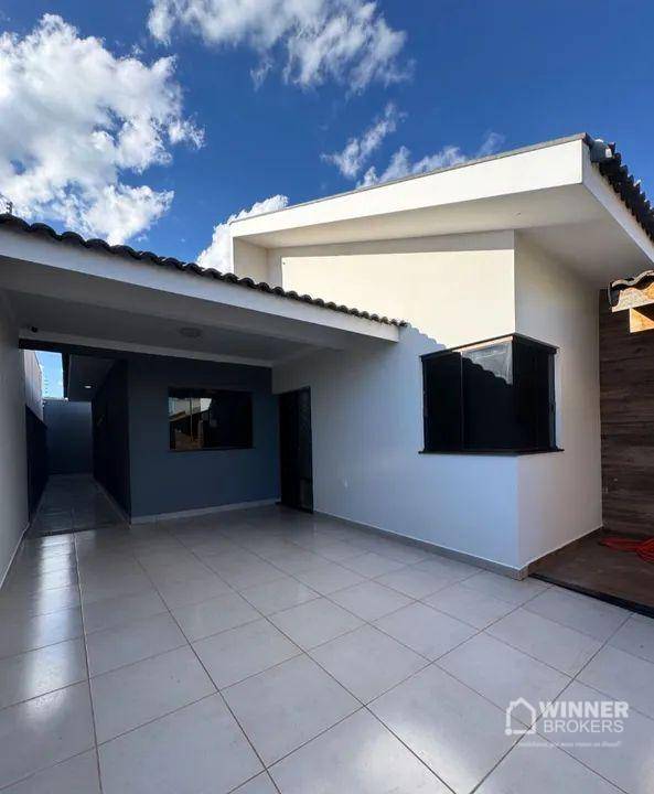 Casa à venda com 3 quartos, 67m² - Foto 2