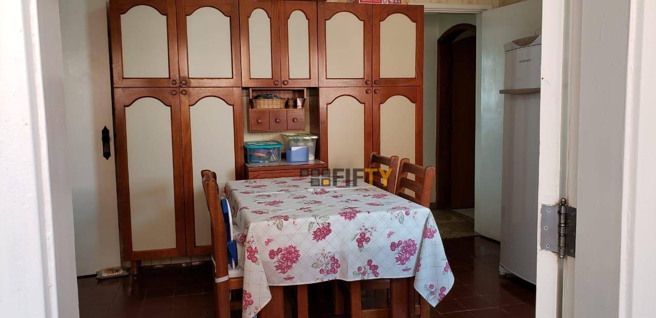 Apartamento à venda com 3 quartos, 151m² - Foto 3