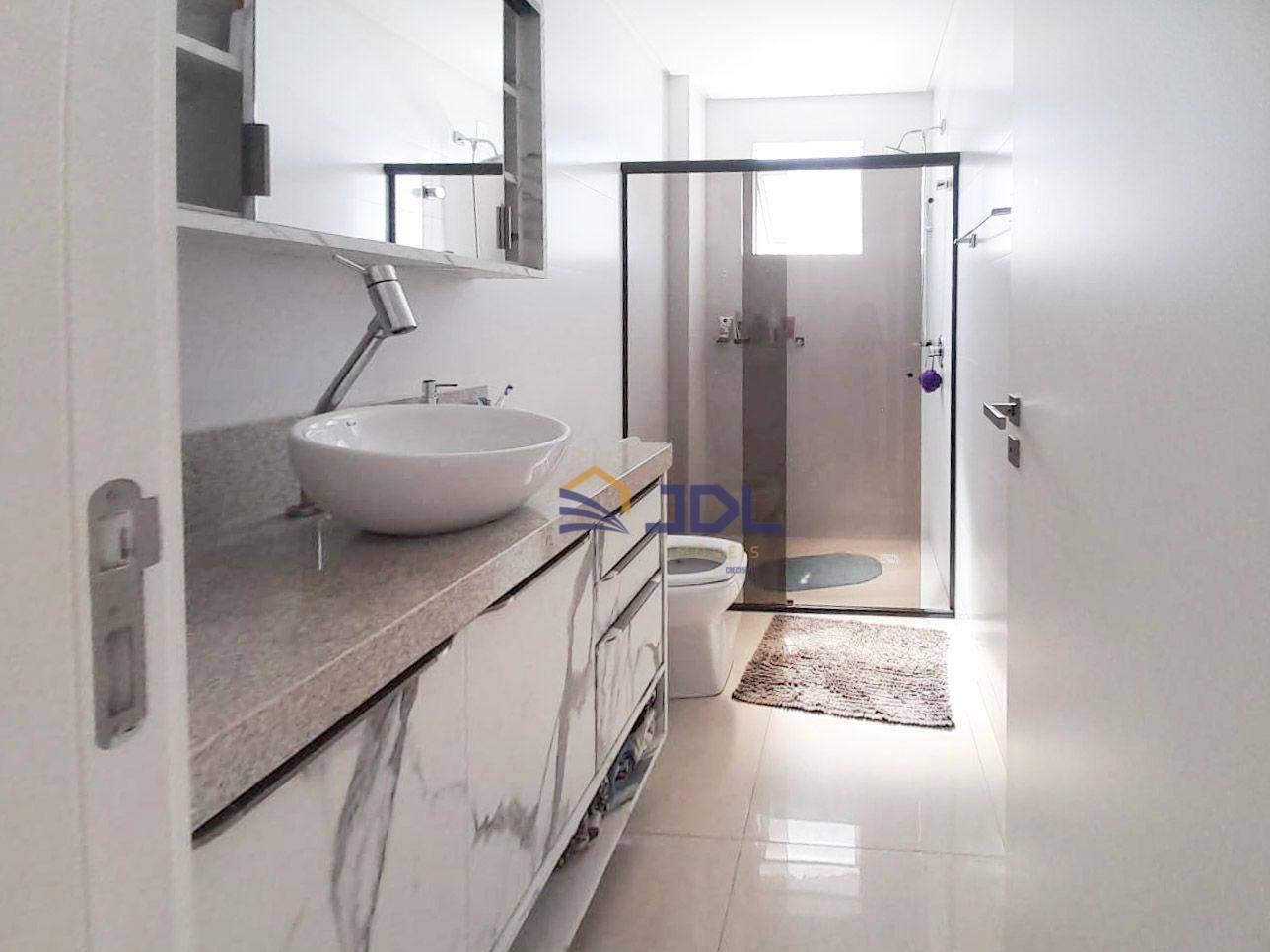 Apartamento à venda com 3 quartos, 117m² - Foto 11