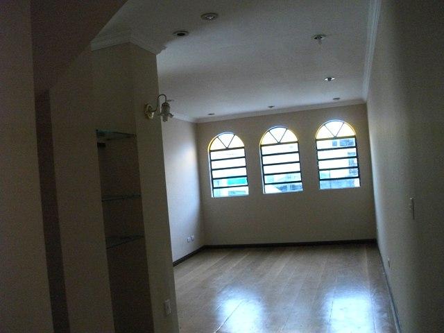 Casa à venda e aluguel com 4 quartos, 230m² - Foto 3