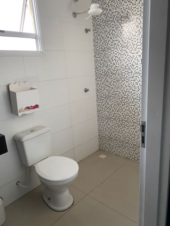 Casa à venda com 2 quartos, 150m² - Foto 3