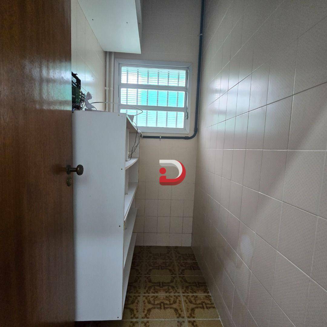 Casa para alugar com 3 quartos, 250m² - Foto 10