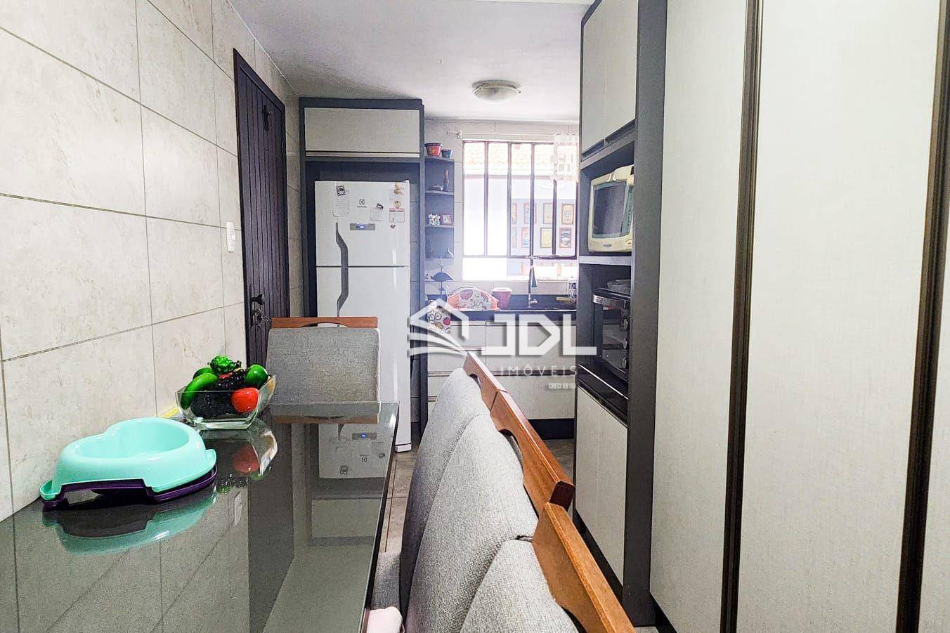 Casa à venda com 3 quartos, 227m² - Foto 7