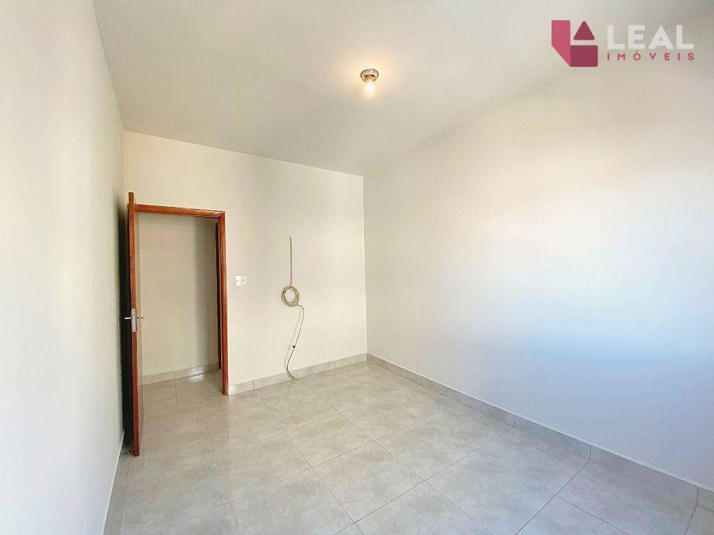 Apartamento para alugar com 3 quartos, 100m² - Foto 14