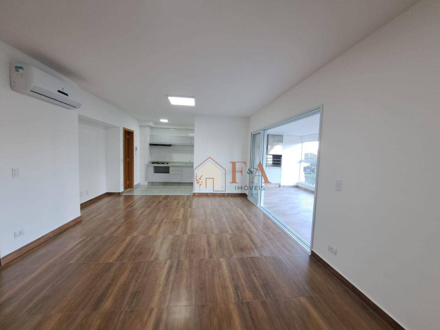 Apartamento à venda com 3 quartos, 140m² - Foto 4