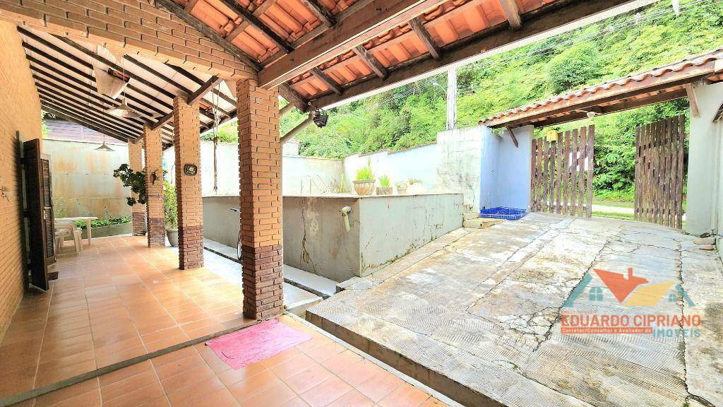 Casa de Condomínio à venda com 3 quartos, 186m² - Foto 2