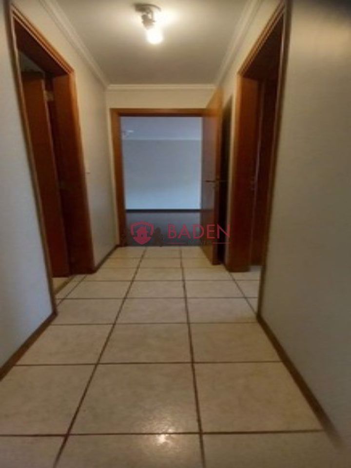 Apartamento à venda com 3 quartos, 110m² - Foto 9