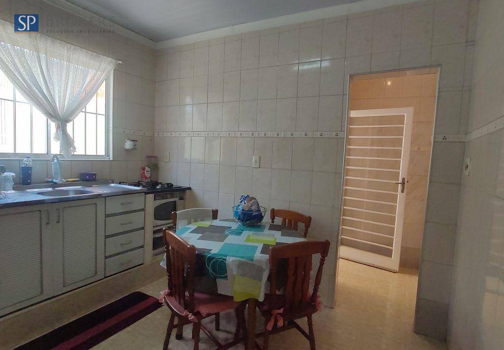 Casa à venda com 3 quartos, 90m² - Foto 7