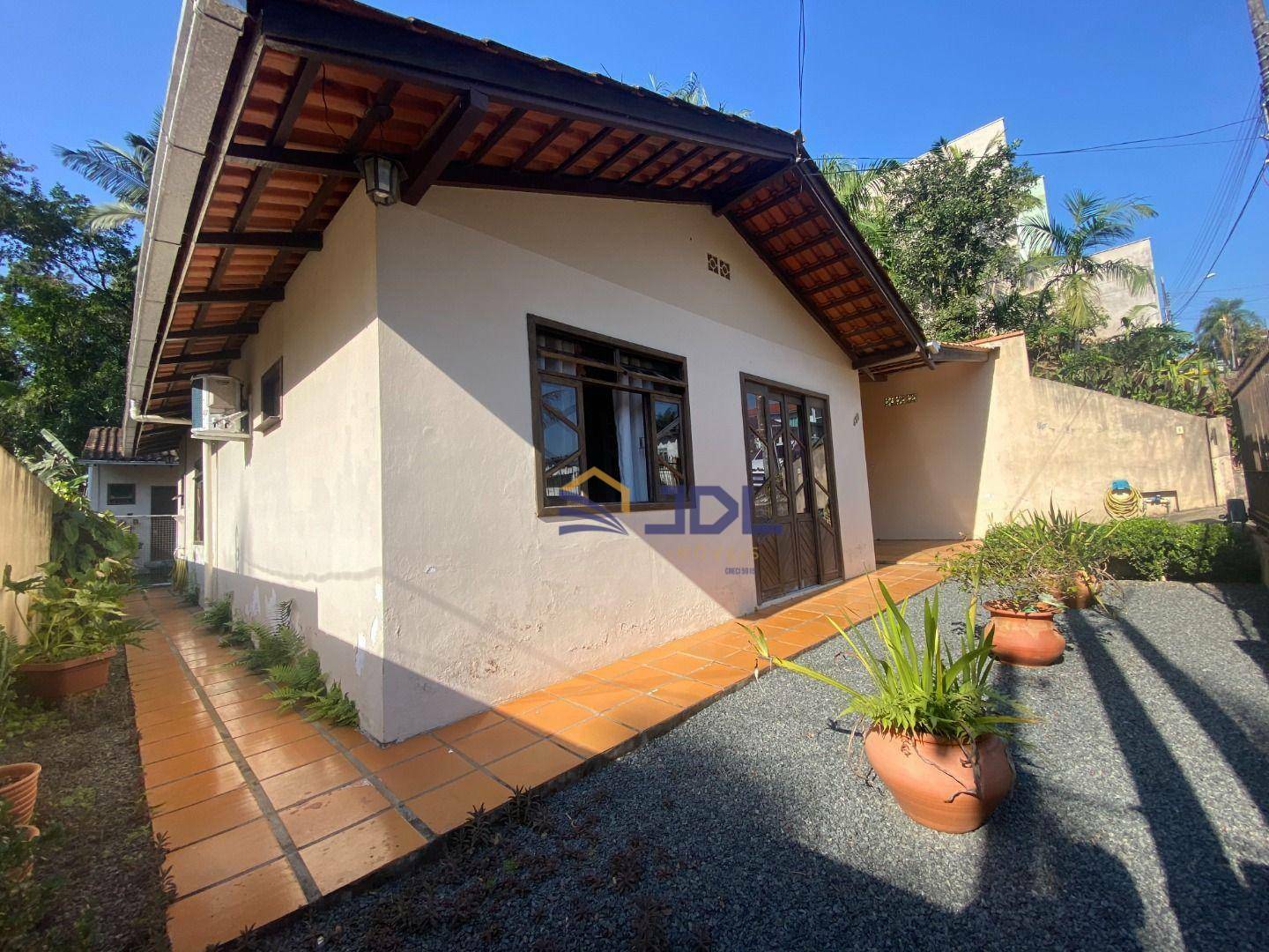 Casa à venda com 3 quartos, 98m² - Foto 2