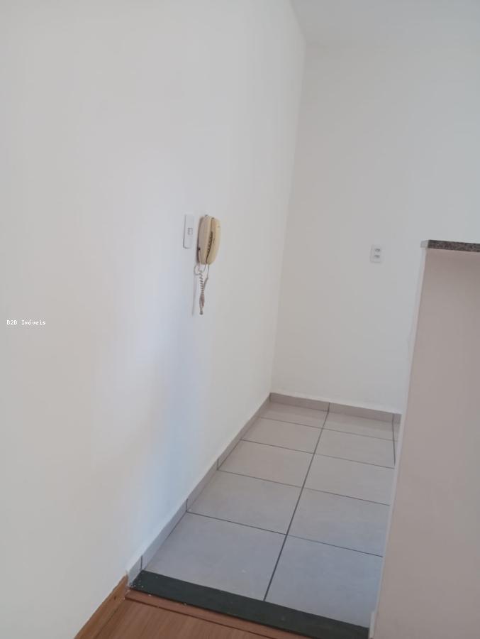 Apartamento à venda com 2 quartos, 42m² - Foto 8