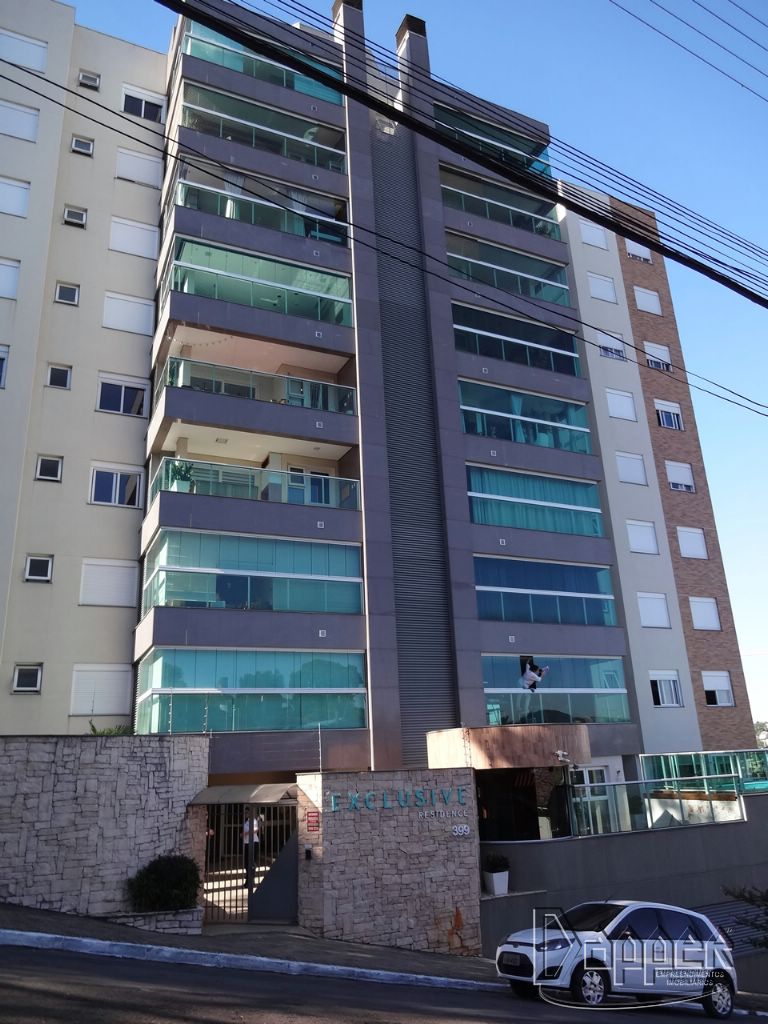 Apartamento à venda com 3 quartos, 106m² - Foto 1