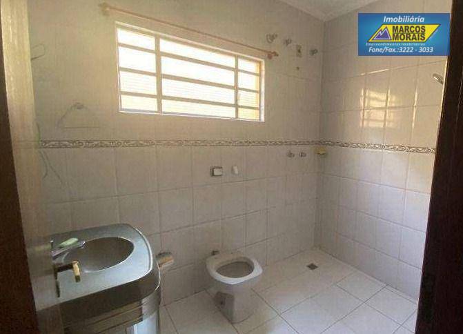 Casa à venda e aluguel com 2 quartos, 250m² - Foto 13