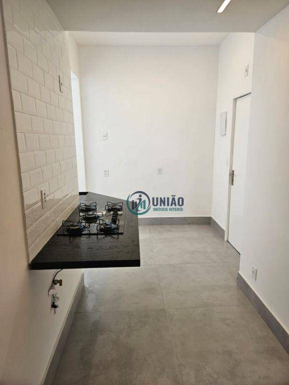 Apartamento à venda com 2 quartos, 75m² - Foto 3