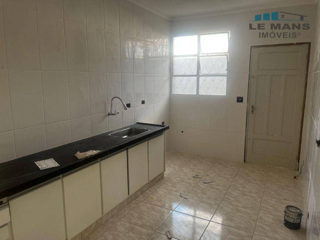 Casa para alugar com 3 quartos, 191m² - Foto 22