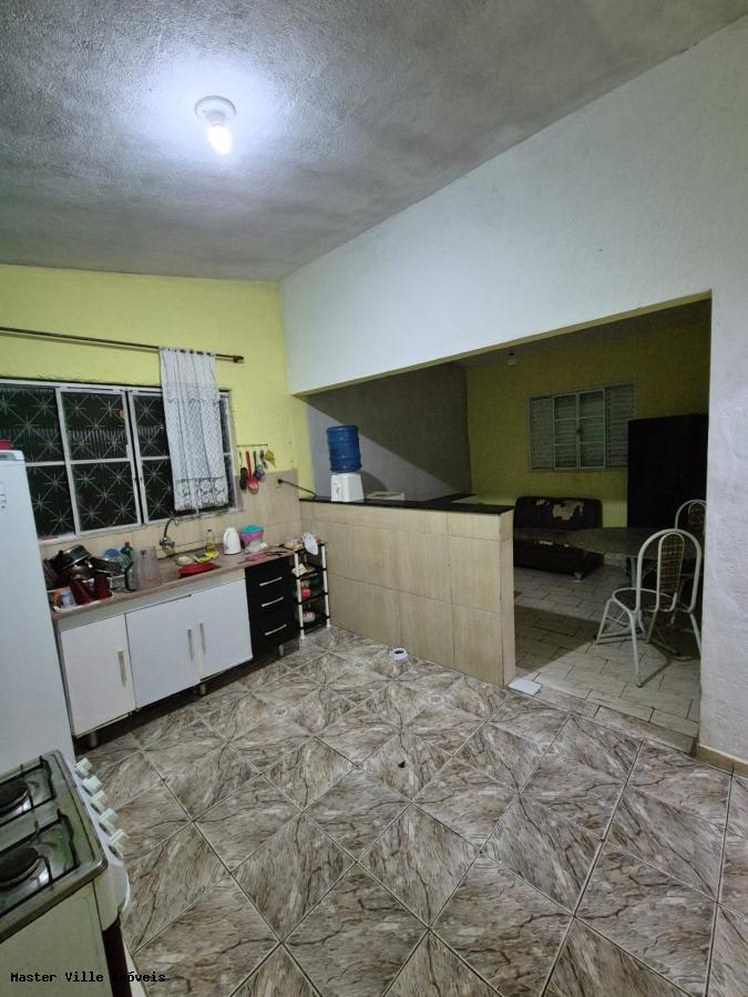 Casa à venda com 2 quartos, 150m² - Foto 2