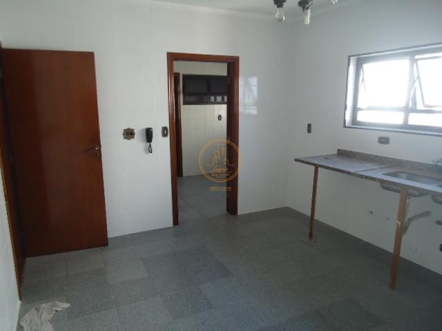 Apartamento à venda com 3 quartos, 220m² - Foto 11