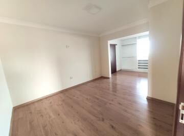 Casa à venda com 4 quartos, 250m² - Foto 1