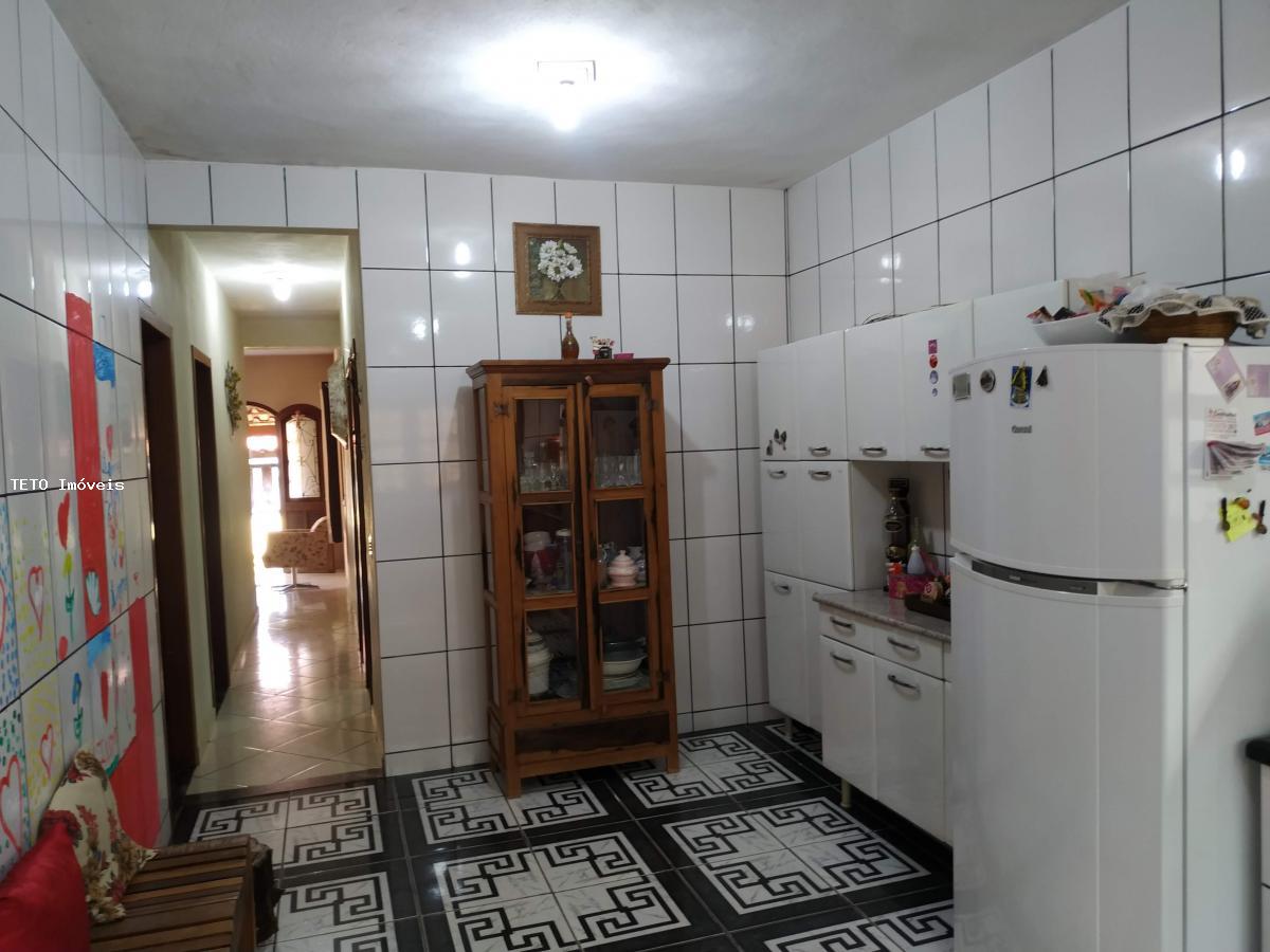 Casa à venda com 3 quartos, 250m² - Foto 13