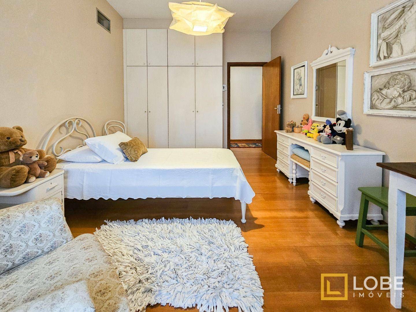 Apartamento à venda com 4 quartos, 221m² - Foto 12